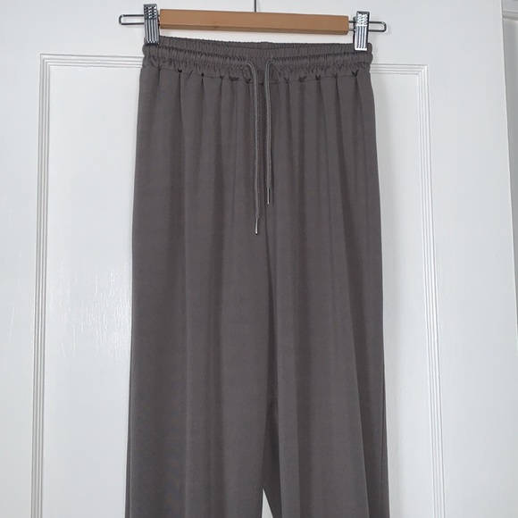 SHEIN Gray Joggers Pants S (4) EUC - Picture 3 of 7